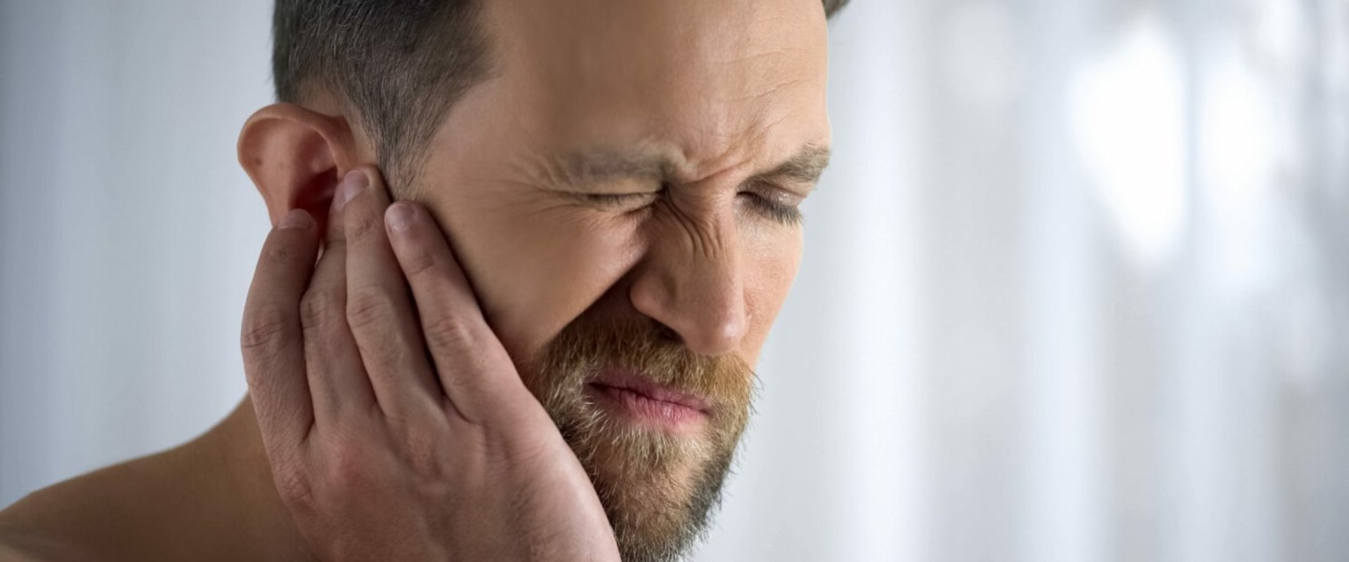 How does tinnitus affect everyday life?