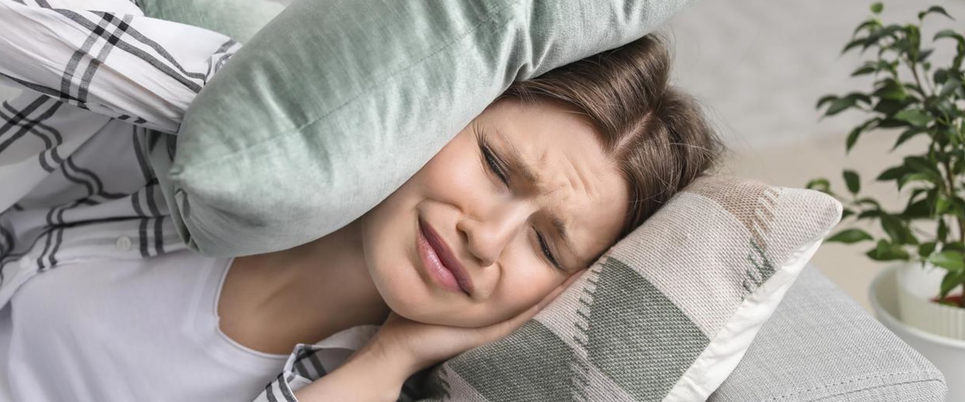 Why tinnitus worse in morning?
